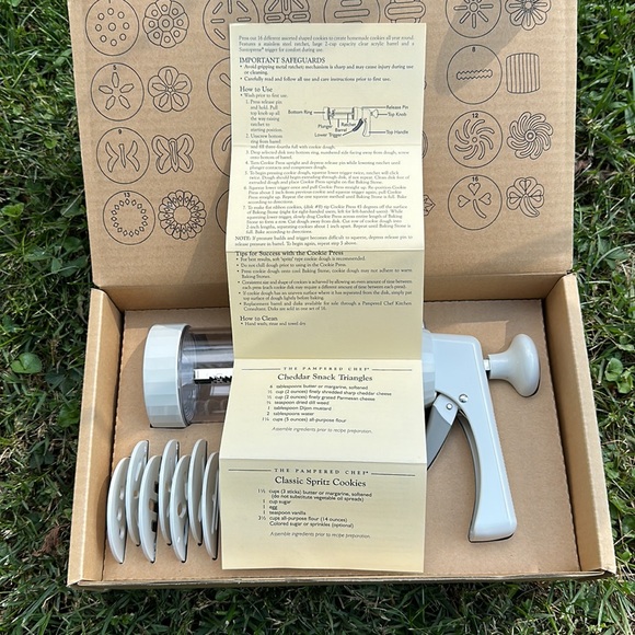 The Pampered Chef Cookie Press - Picture 6 of 8